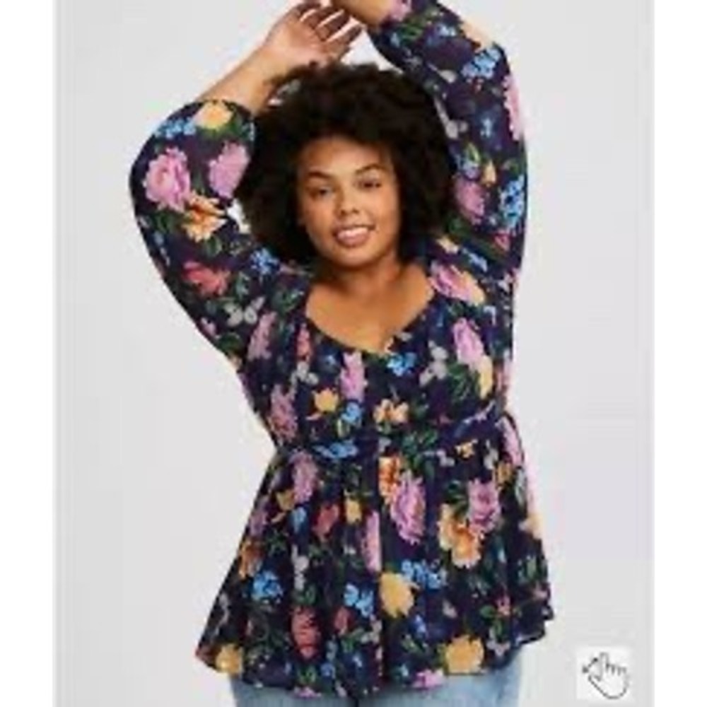 Torrid Navy Blue Floral Butterfly Smocked Back top Peplum Top Size 1 Plus